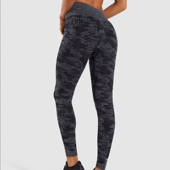 ❌SOLD❌🦈Gymshark Leggings🖤🤍 - Picture 3 of 6